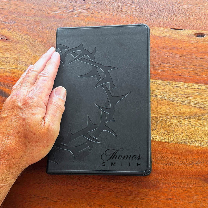 Biblia con letra súper gigante ESV personalizada – Borgoña | Girasol
