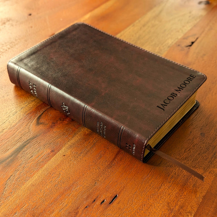 Biblia con letra súper gigante ESV personalizada – Borgoña | Girasol