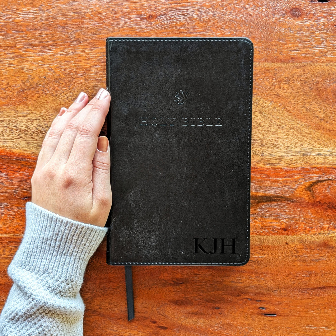 Biblia con letra súper gigante ESV personalizada – Borgoña | Girasol