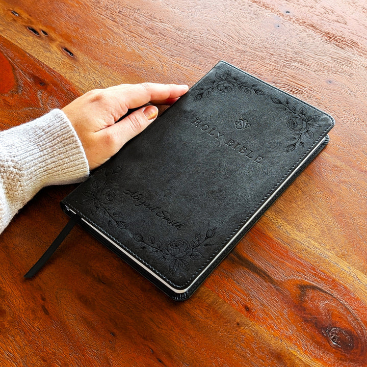Biblia con letra súper gigante ESV personalizada – Borgoña | Girasol