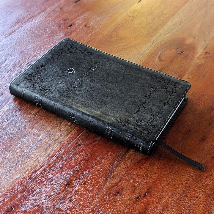 Biblia con letra súper gigante ESV personalizada – Borgoña | Girasol