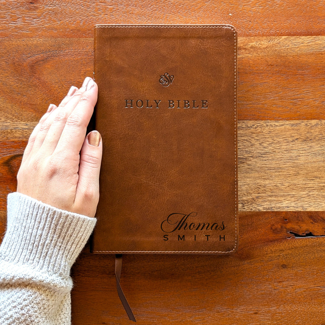 Biblia con letra súper gigante ESV personalizada – Borgoña | Girasol