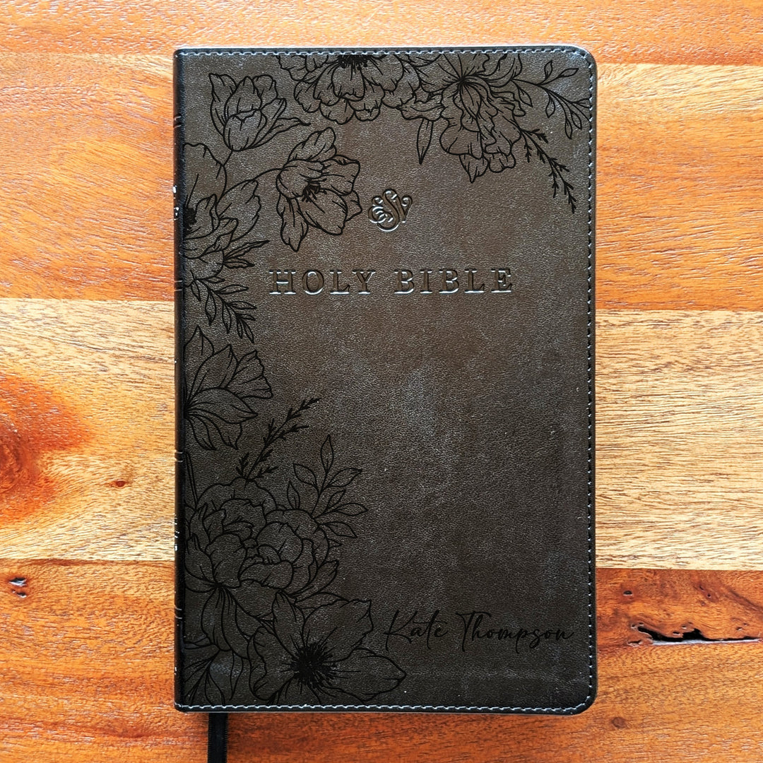 Biblia con letra súper gigante ESV personalizada – Borgoña | Girasol