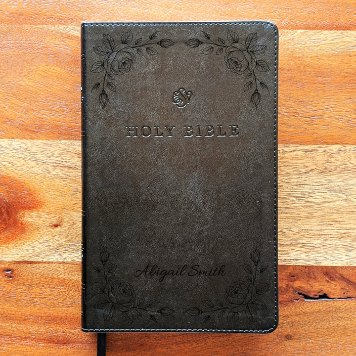 Biblia con letra súper gigante ESV personalizada – Borgoña | Girasol