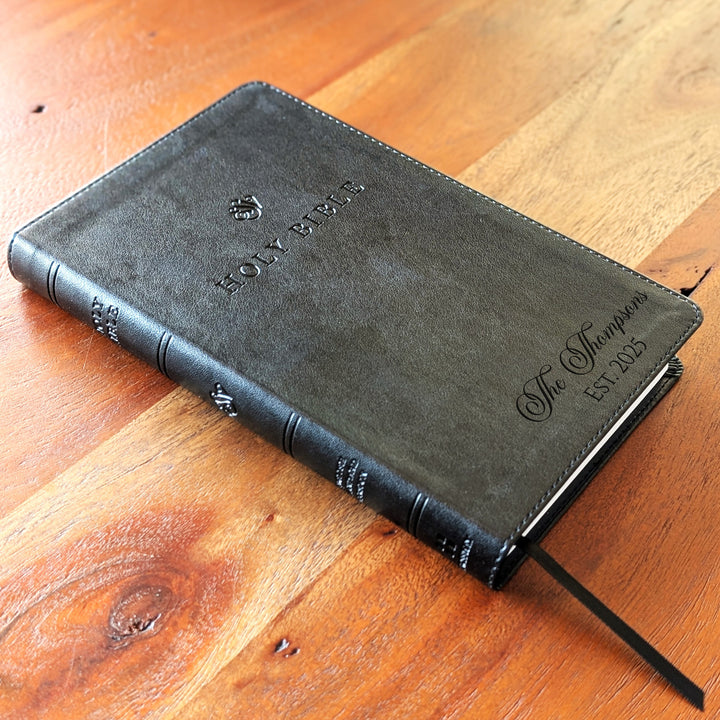 Biblia con letra súper gigante ESV personalizada – Borgoña | Girasol
