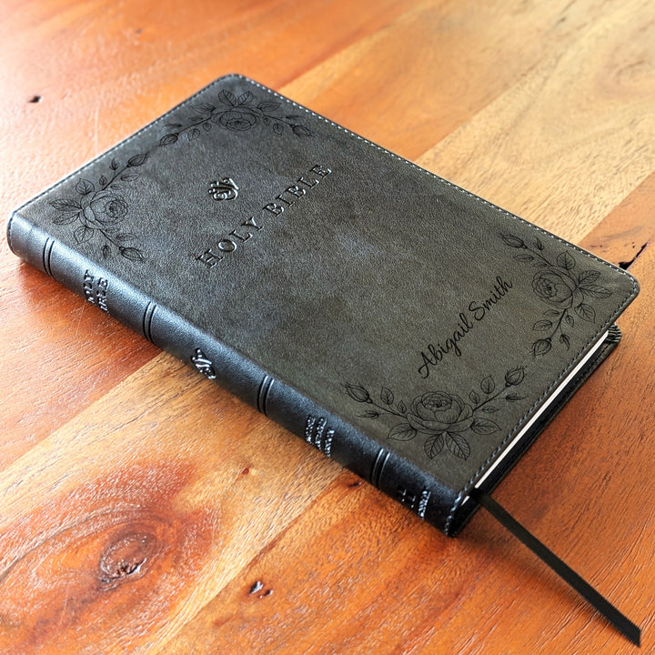Biblia con letra súper gigante ESV personalizada – Borgoña | Girasol