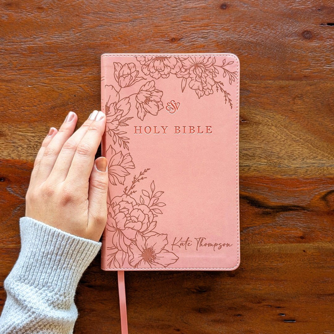 Biblia con letra súper gigante ESV personalizada – Borgoña | Girasol