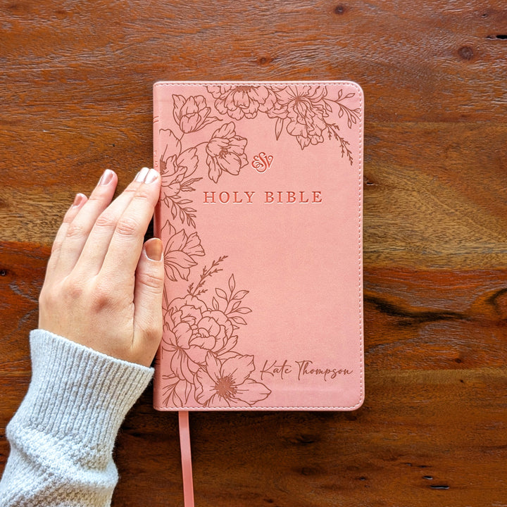 Biblia con letra súper gigante ESV personalizada – Borgoña | Girasol