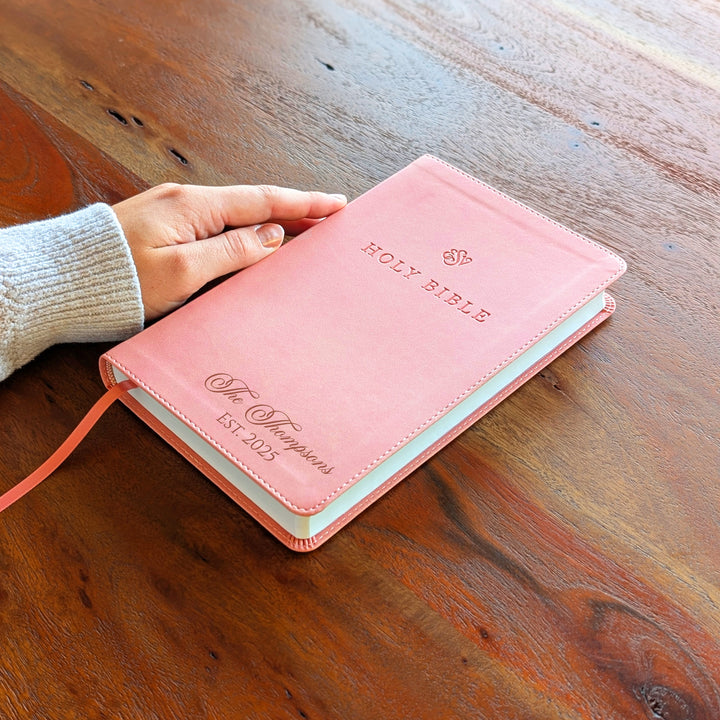 Biblia con letra súper gigante ESV personalizada – Borgoña | Girasol