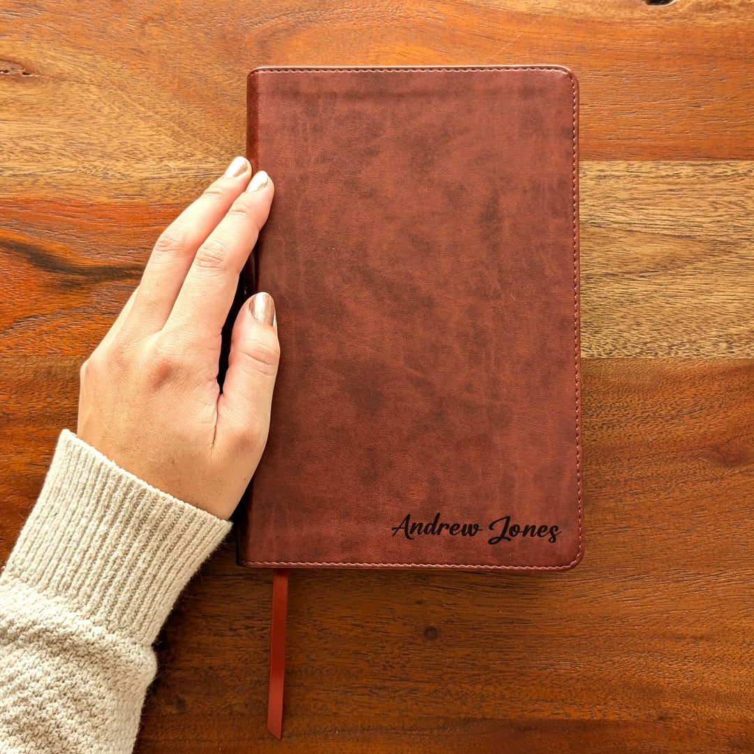 Biblia con letra súper gigante ESV personalizada – Borgoña | Girasol