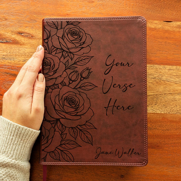 Biblia con letra súper gigante ESV personalizada – Borgoña | Girasol