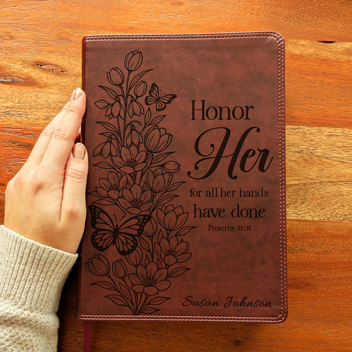 Biblia con letra súper gigante ESV personalizada – Borgoña | Girasol