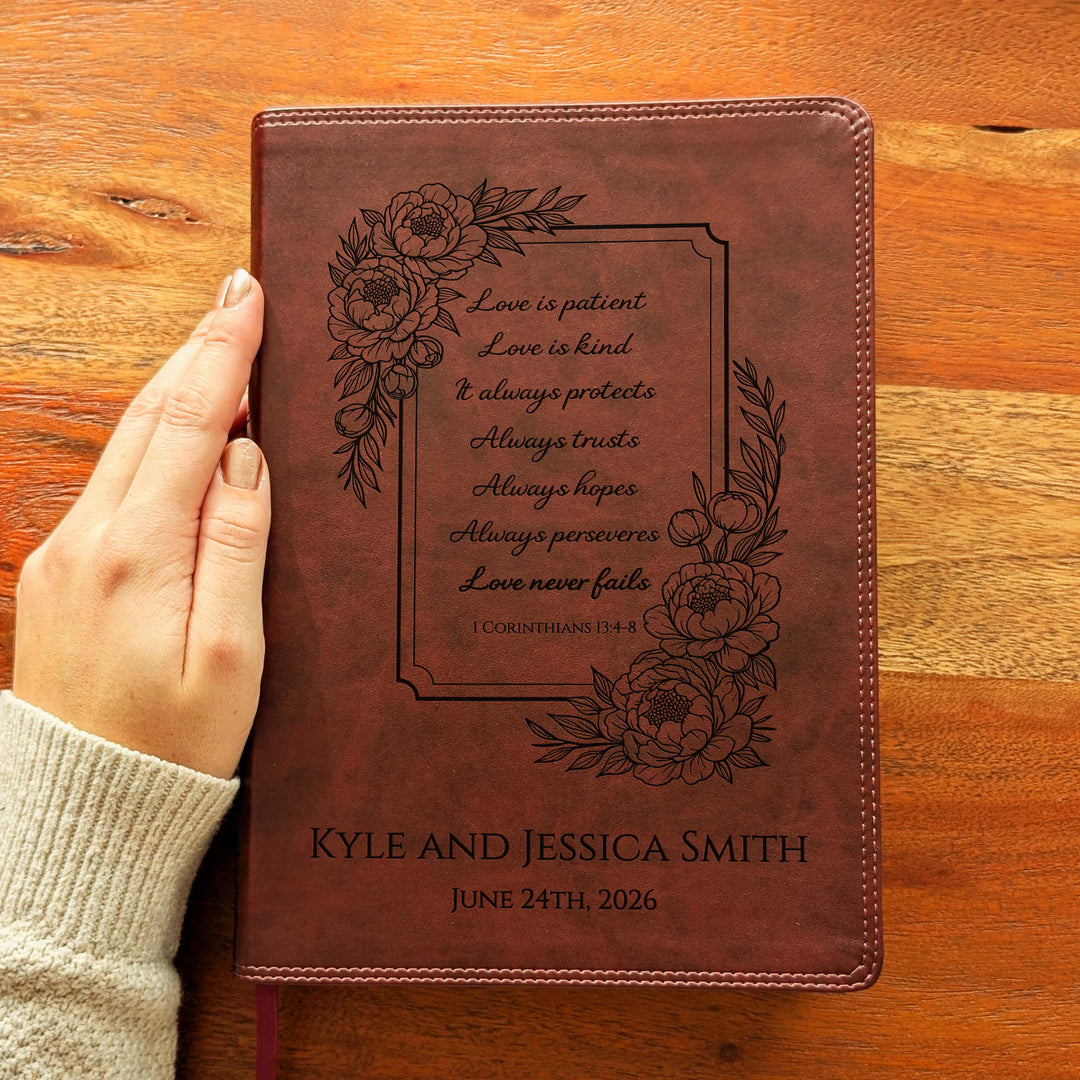 Biblia con letra súper gigante ESV personalizada – Borgoña | Girasol