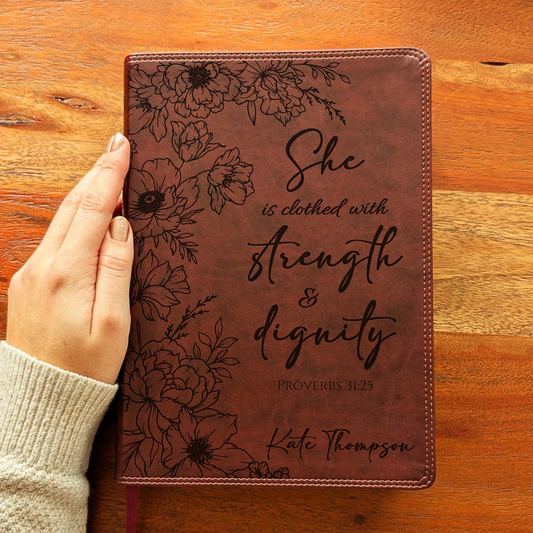 Biblia con letra súper gigante ESV personalizada – Borgoña | Girasol