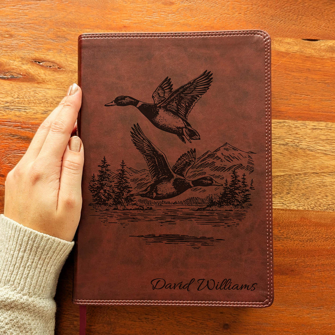 Biblia con letra súper gigante ESV personalizada – Borgoña | Girasol