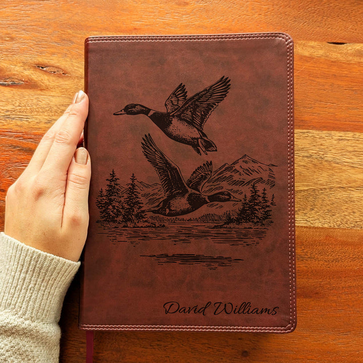 Biblia con letra súper gigante ESV personalizada – Borgoña | Girasol