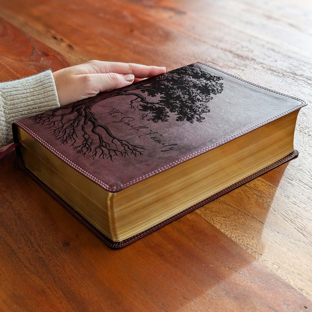 Biblia con letra súper gigante ESV personalizada – Borgoña | Girasol
