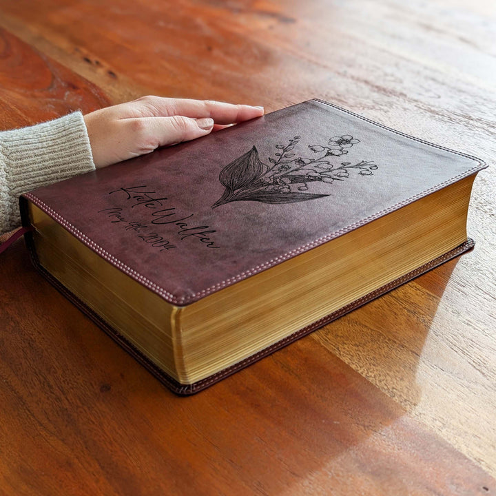 Biblia con letra súper gigante ESV personalizada – Borgoña | Girasol