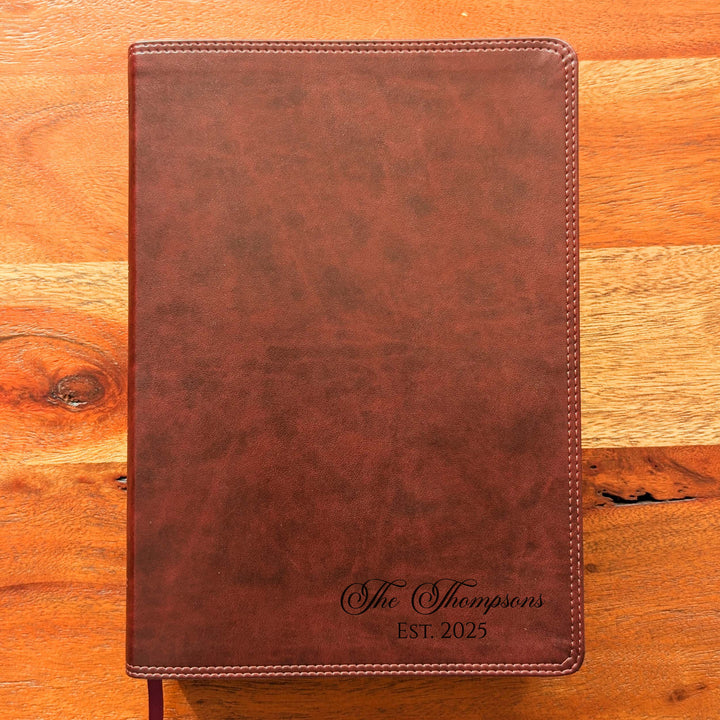 Biblia con letra súper gigante ESV personalizada – Borgoña | Girasol