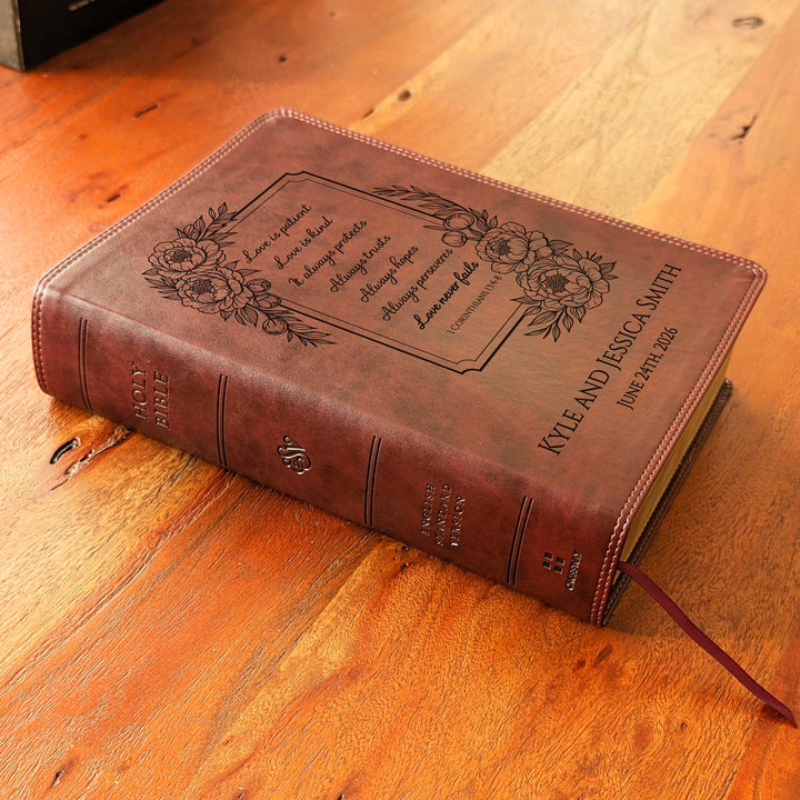 Biblia con letra súper gigante ESV personalizada – Borgoña | Girasol