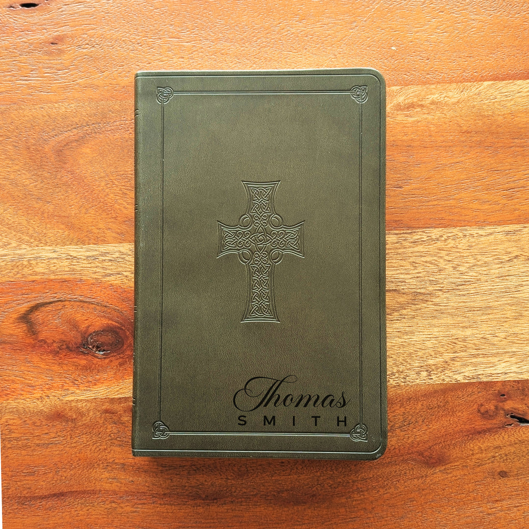Biblia con letra súper gigante ESV personalizada – Borgoña | Girasol