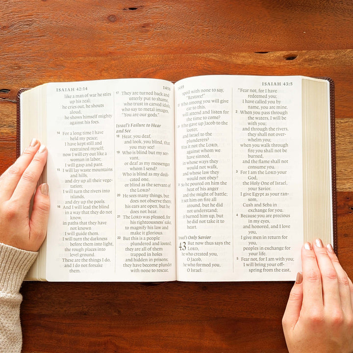 Biblia con letra súper gigante ESV personalizada – Borgoña | Girasol