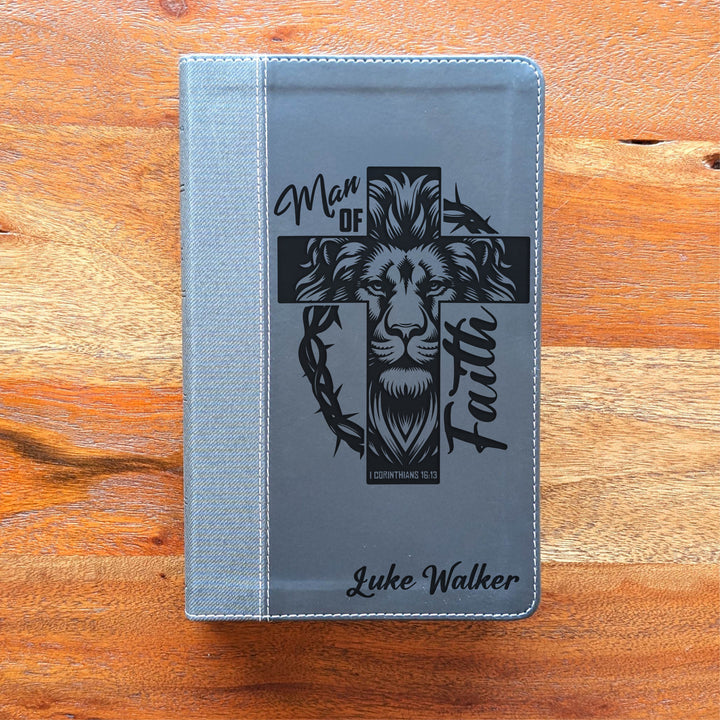 Biblia NVI tamaño personal personalizada – Letra grande, marrón | Hombre de fe