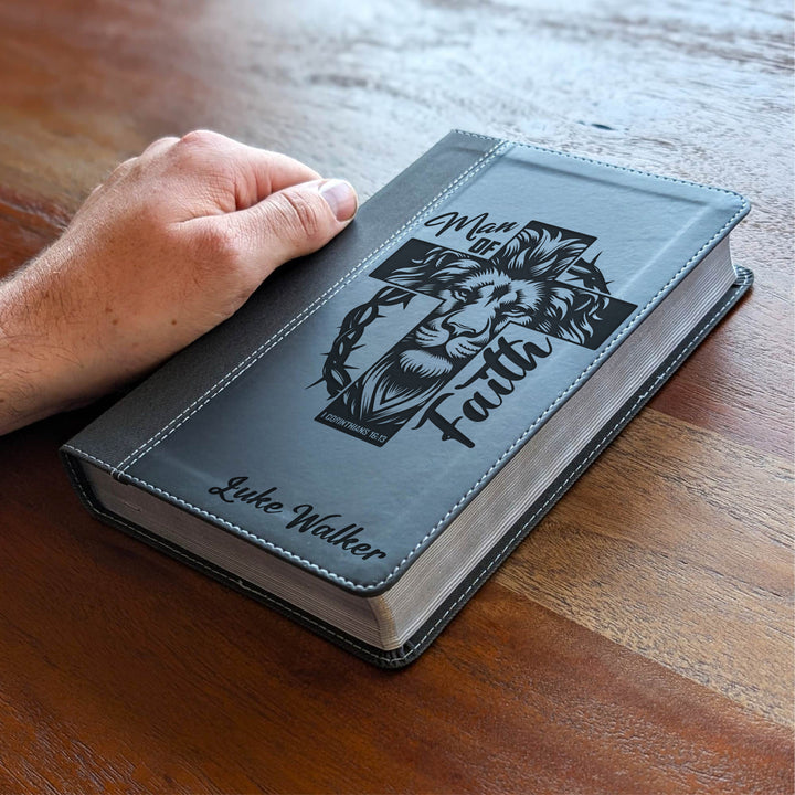 Biblia NVI tamaño personal personalizada – Letra grande, marrón | Hombre de fe