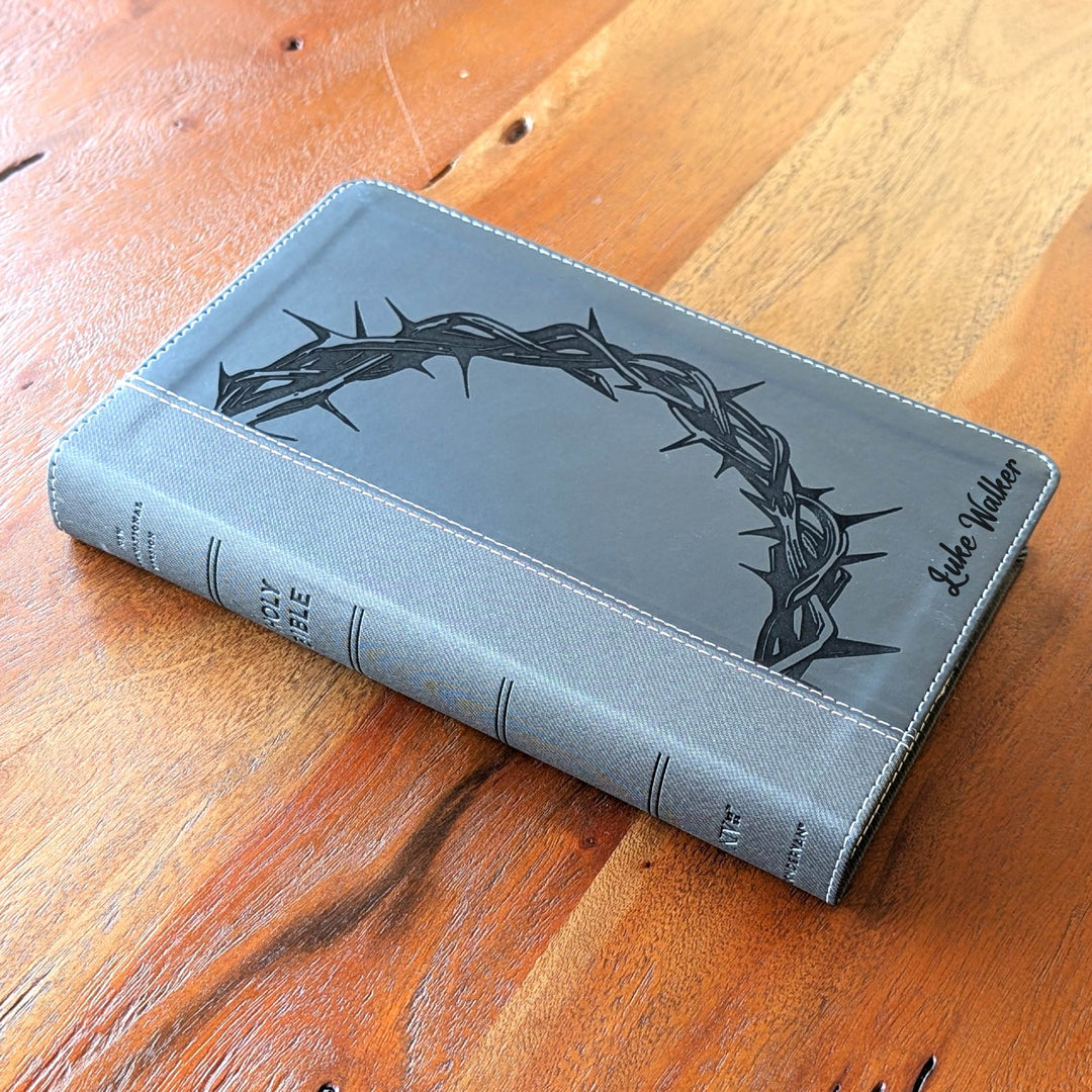 Biblia Personalizada NVI Tamaño Personal – Letra Grande, Negra | Corona de Espinas