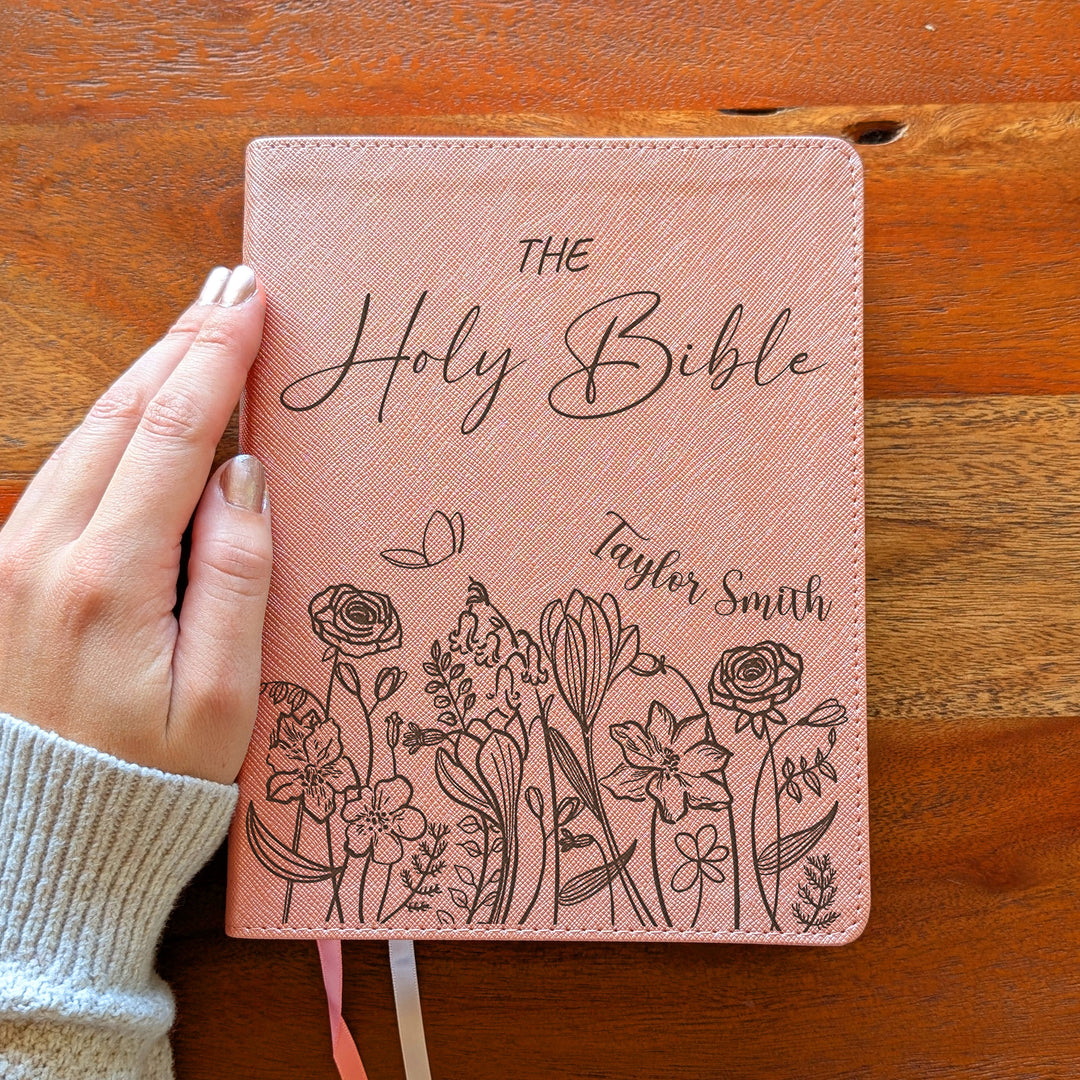 Biblia NVI Personalizada para Niños - Rosa | Nombre grabado