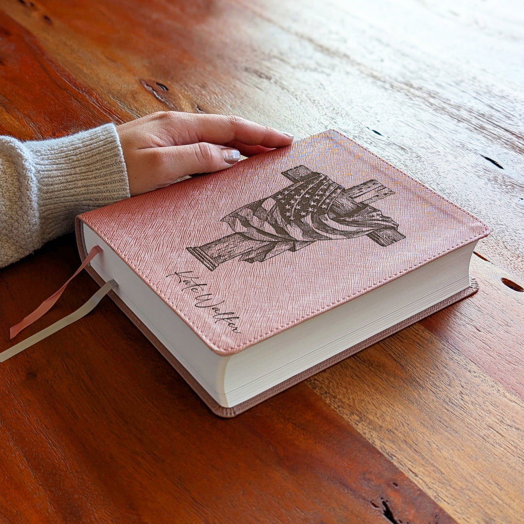 Biblia NVI Personalizada para Niños - Rosa | Nombre grabado