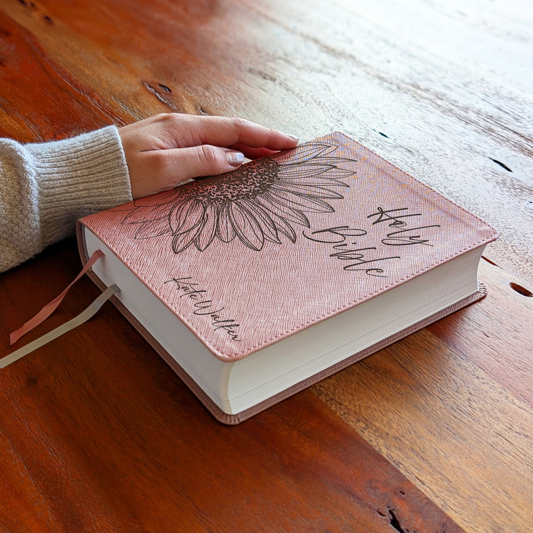 Biblia NVI Personalizada para Niños - Rosa | Nombre grabado