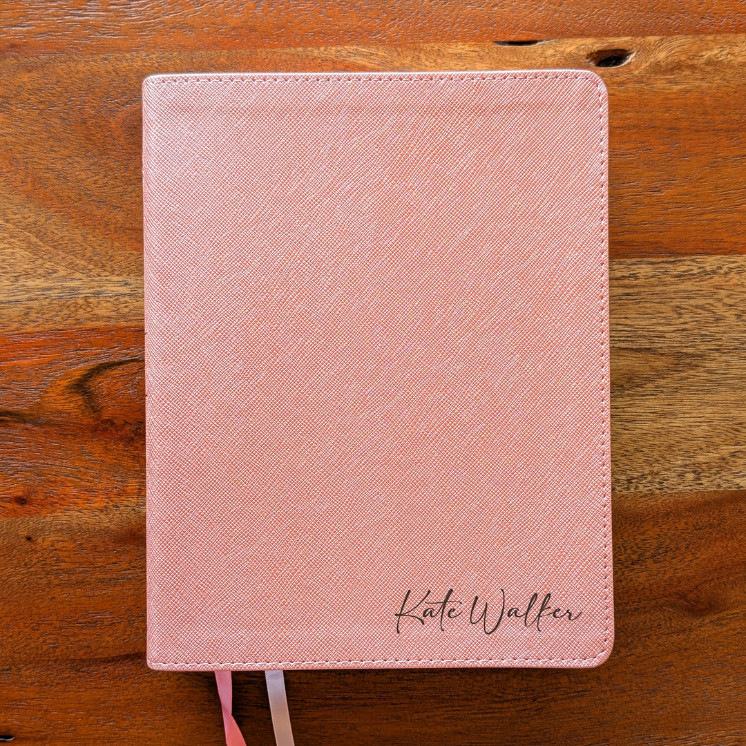 Biblia NVI Personalizada para Niños - Rosa | Nombre grabado