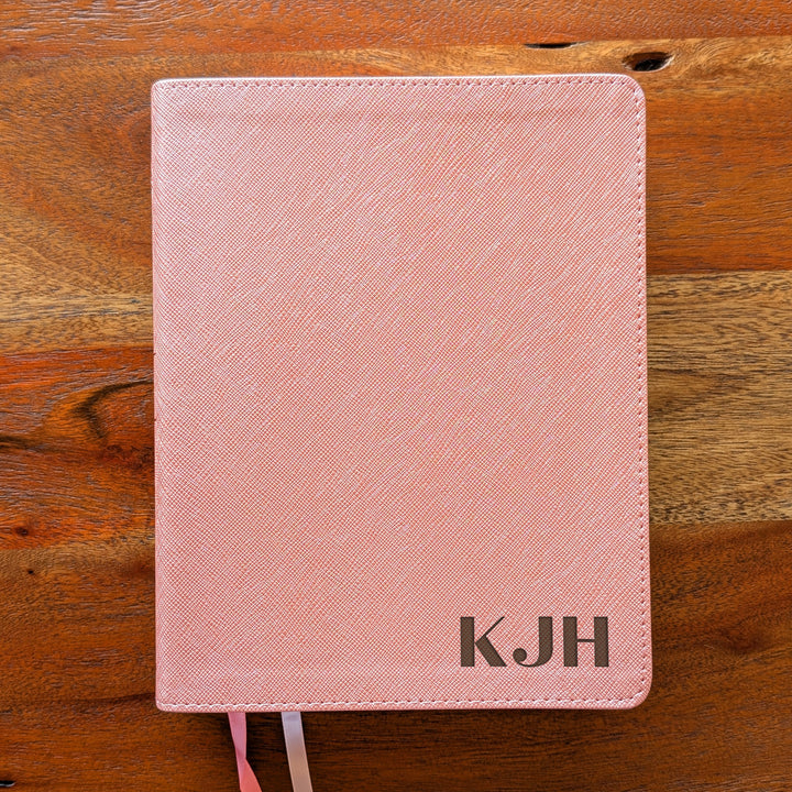 Biblia NVI Personalizada para Niños - Rosa | Nombre grabado