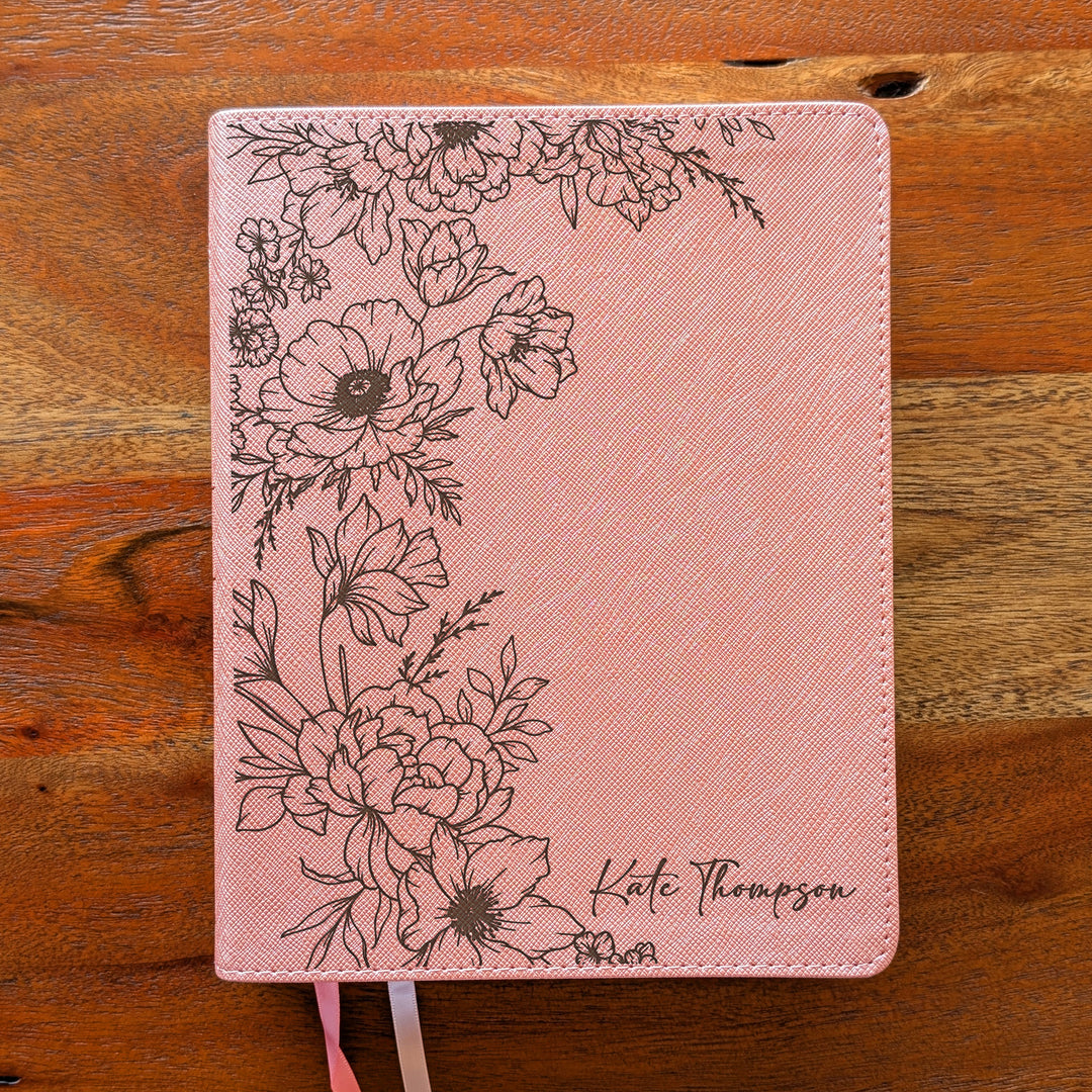 Biblia NVI Personalizada para Niños - Rosa | Nombre grabado