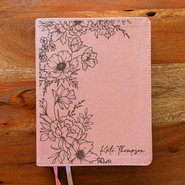 Biblia NVI Personalizada para Niños - Rosa | Nombre grabado