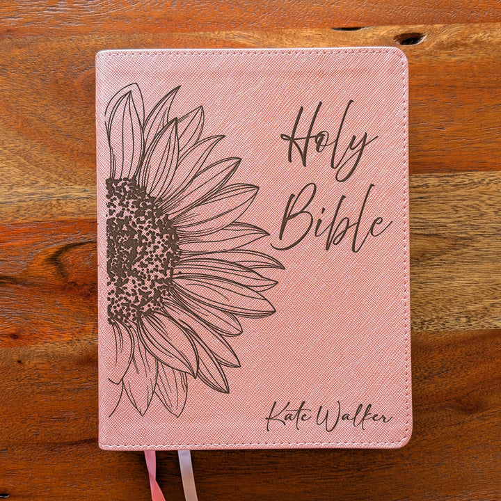 Biblia NVI Personalizada para Niños - Rosa | Nombre grabado