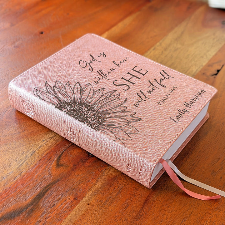 Biblia NVI Personalizada para Niños - Rosa | Nombre grabado