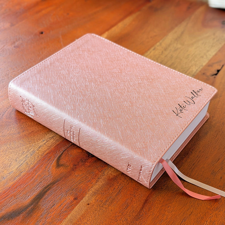 Biblia NVI Personalizada para Niños - Rosa | Nombre grabado