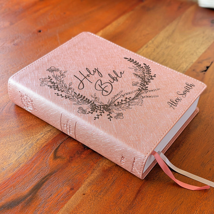 Biblia NVI Personalizada para Niños - Rosa | Nombre grabado