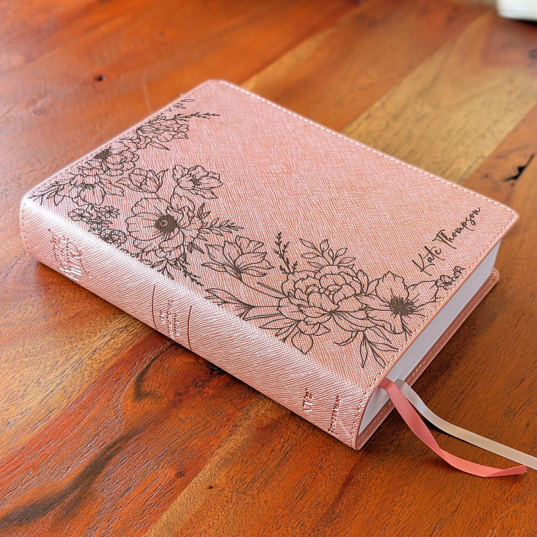 Biblia NVI Personalizada para Niños - Rosa | Nombre grabado