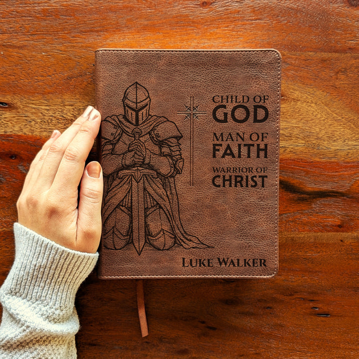 Biblia Personalizada NVI Journal the Word – Cruz Marrón | Peonía