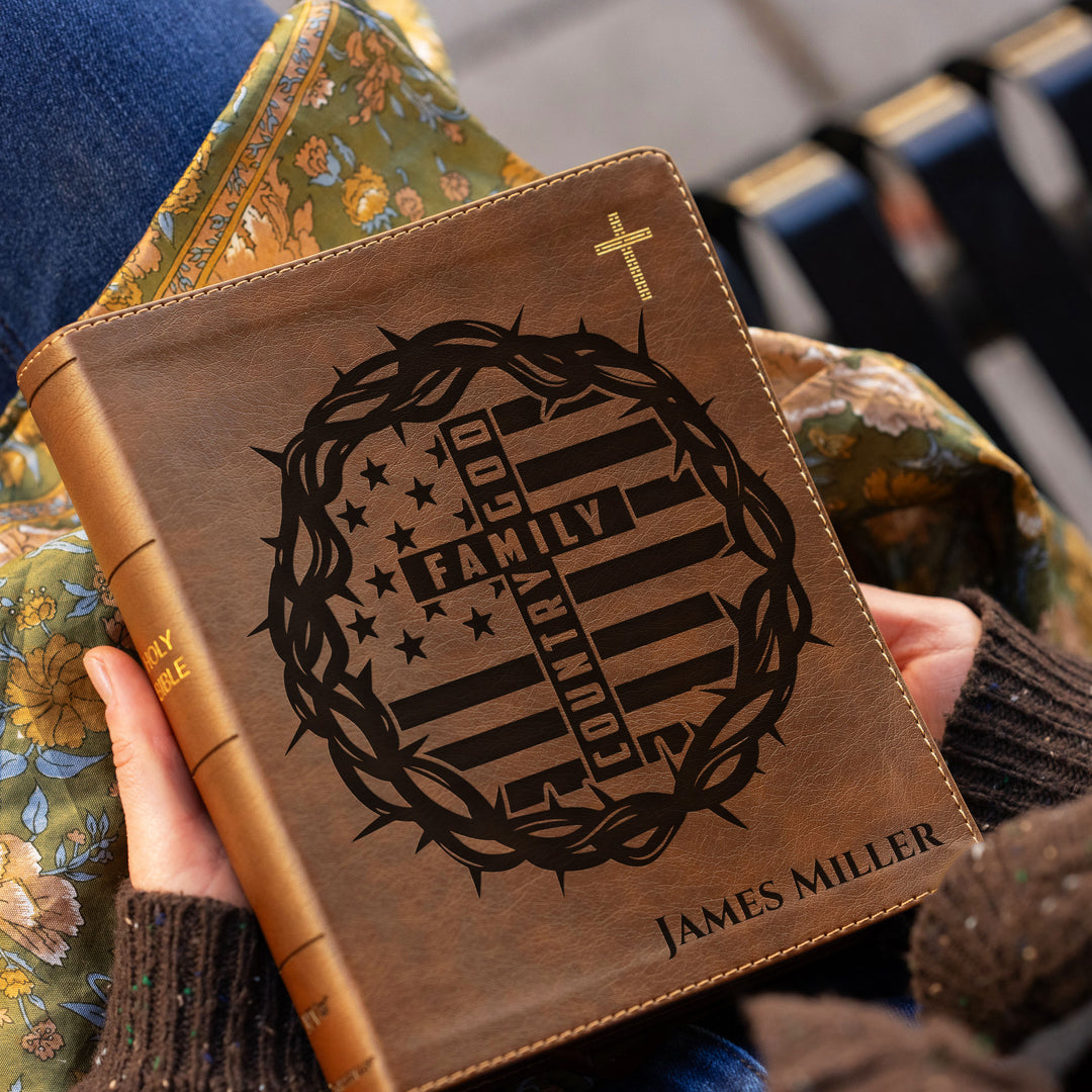 Biblia NVI con Diario Personalizado – Columna Doble Marrón | Dios Familia Patria