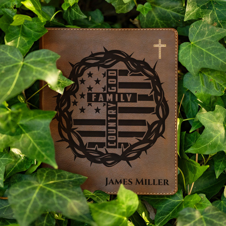 Biblia NVI con Diario Personalizado – Columna Doble Marrón | Dios Familia Patria
