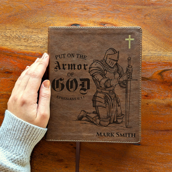 Biblia NIV Journal the Word personalizada – Doble columna Marrón | Knight Ephesians