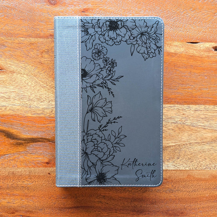Biblia NVI tamaño personal personalizada – Letra grande, marrón | Hombre de fe