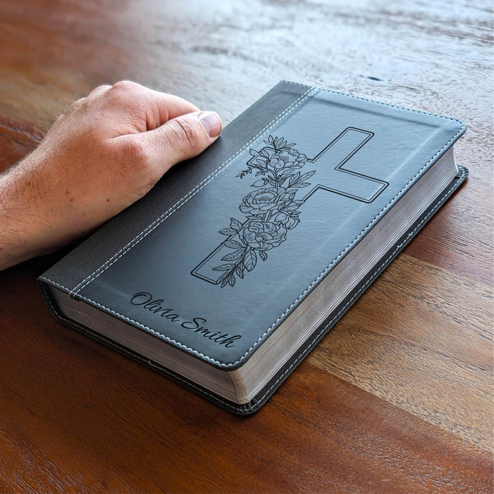 Biblia NVI tamaño personal personalizada – Letra grande, marrón | Hombre de fe