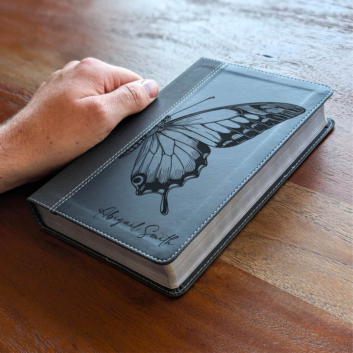 Biblia NVI tamaño personal personalizada – Letra grande, marrón | Hombre de fe