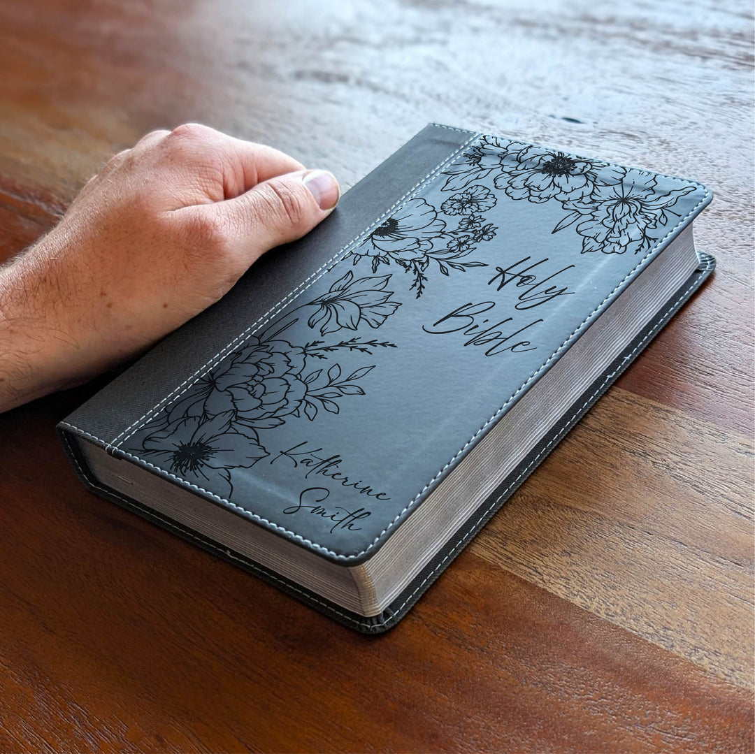 Biblia NVI tamaño personal personalizada – Letra grande, marrón | Hombre de fe