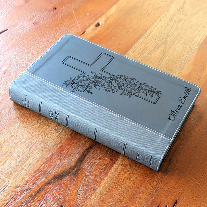 Biblia NVI tamaño personal personalizada – Letra grande, marrón | Hombre de fe